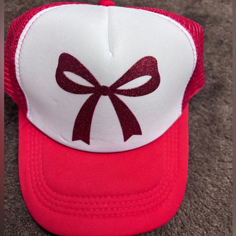 Red and White Cap with glittery Bow Design nwot‎ adjustable SnapBack - Picture 3 of 3